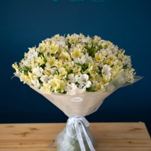 Букет из альстромерии