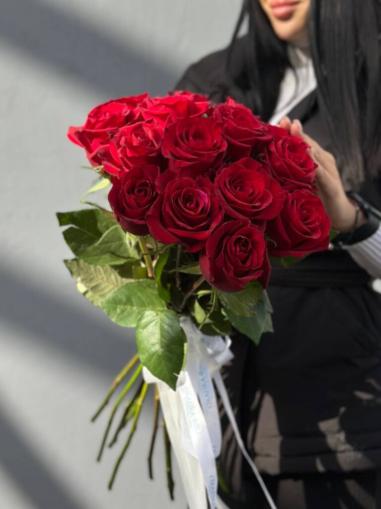Букет красных роз