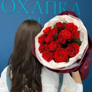 Букет роз красных 15 штук