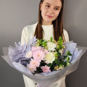 Букет из львинный зев, хризантем, альстромерии и гвоздики