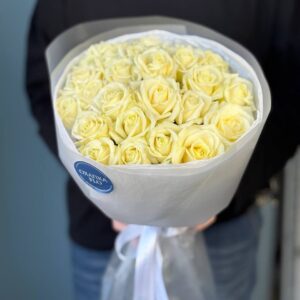 Букет белых роз 40 СМ. 25 Штук