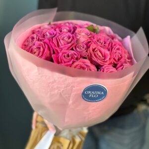 Букет розовых роз 25 штук длина 40 См.