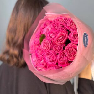 Букет розовых роз 25 штук длина 40 См.