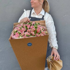 Букет из ромашки и альстромерии