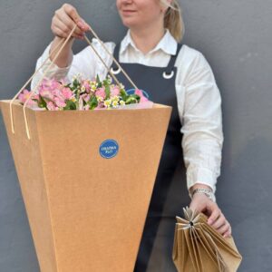 Букет из ромашки и альстромерии