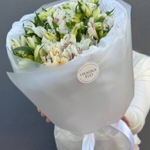 Альстромерия белая букет 15 штук