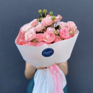 Розы нежно-розовые кустовые букет