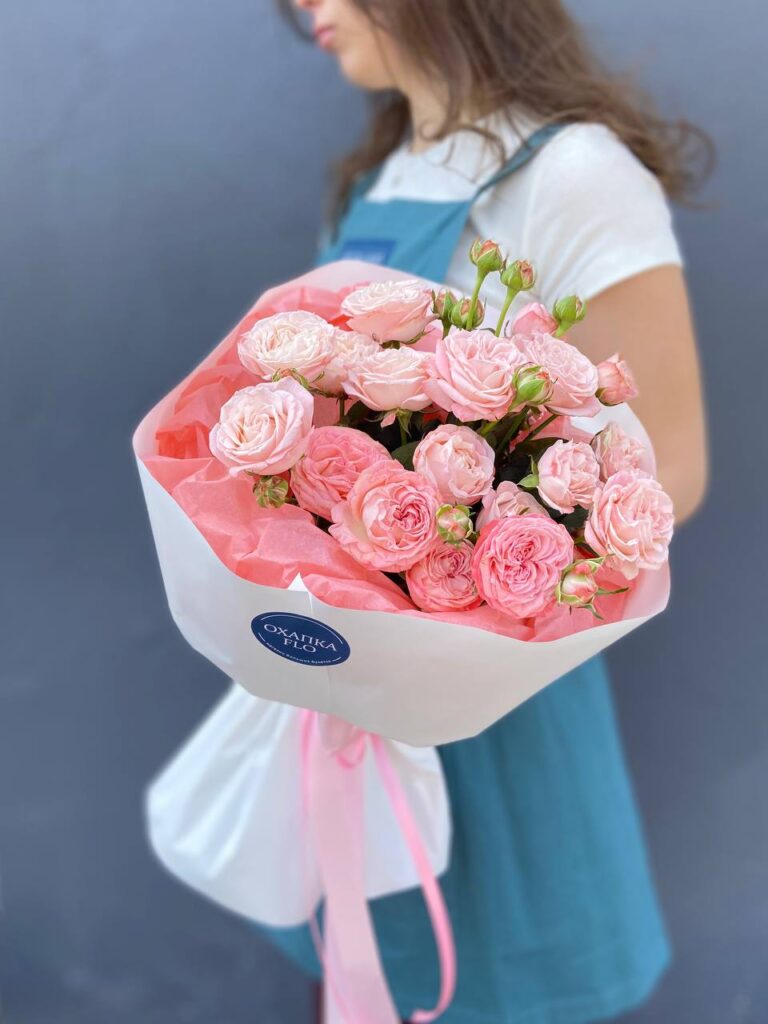 Розы нежно-розовые кустовые букет