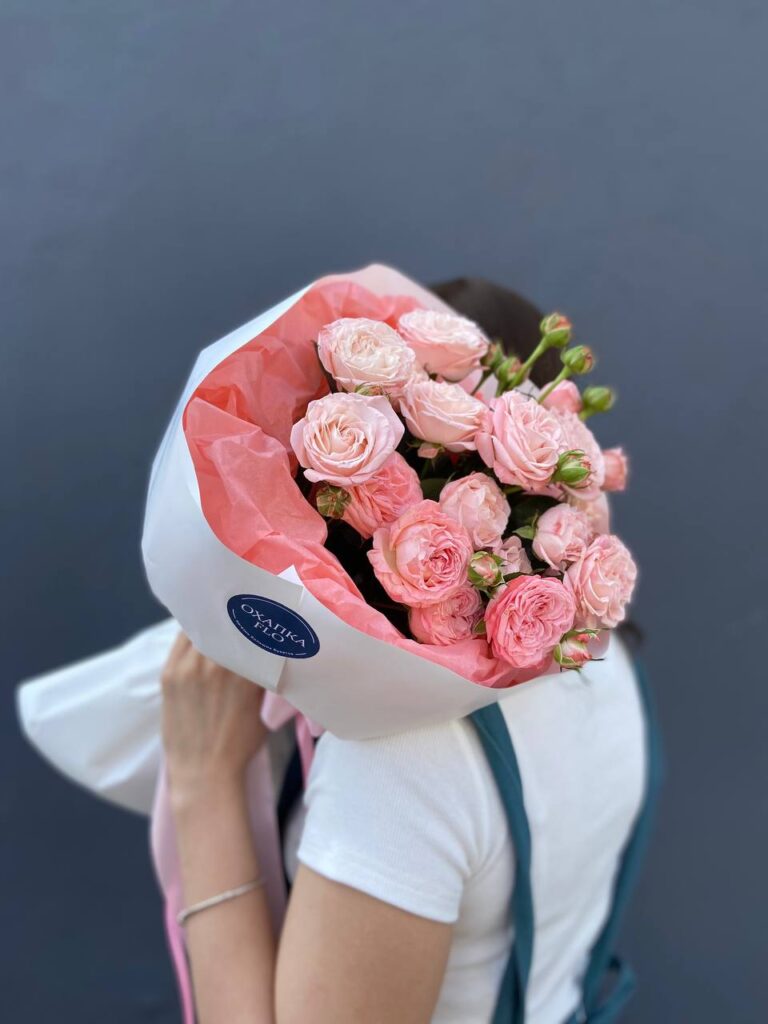 Розы нежно-розовые кустовые букет