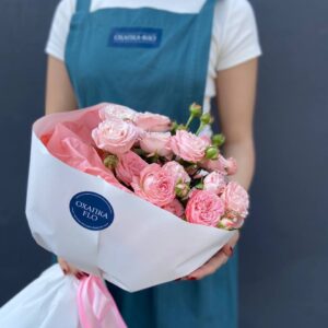 Розы нежно-розовые кустовые букет