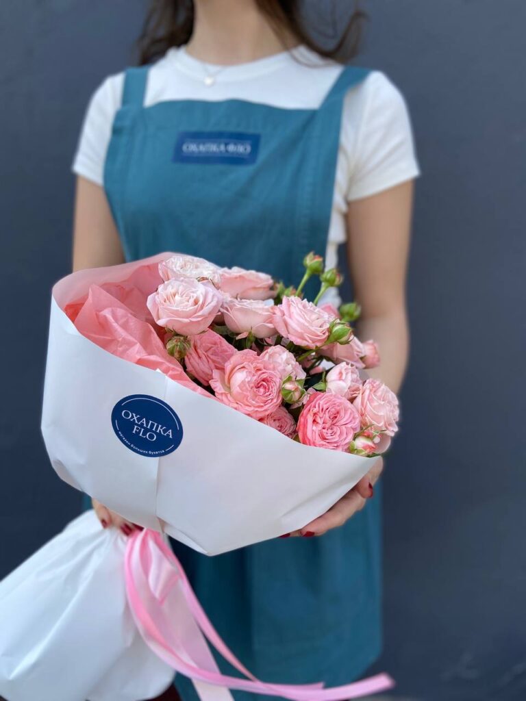 Розы нежно-розовые кустовые букет