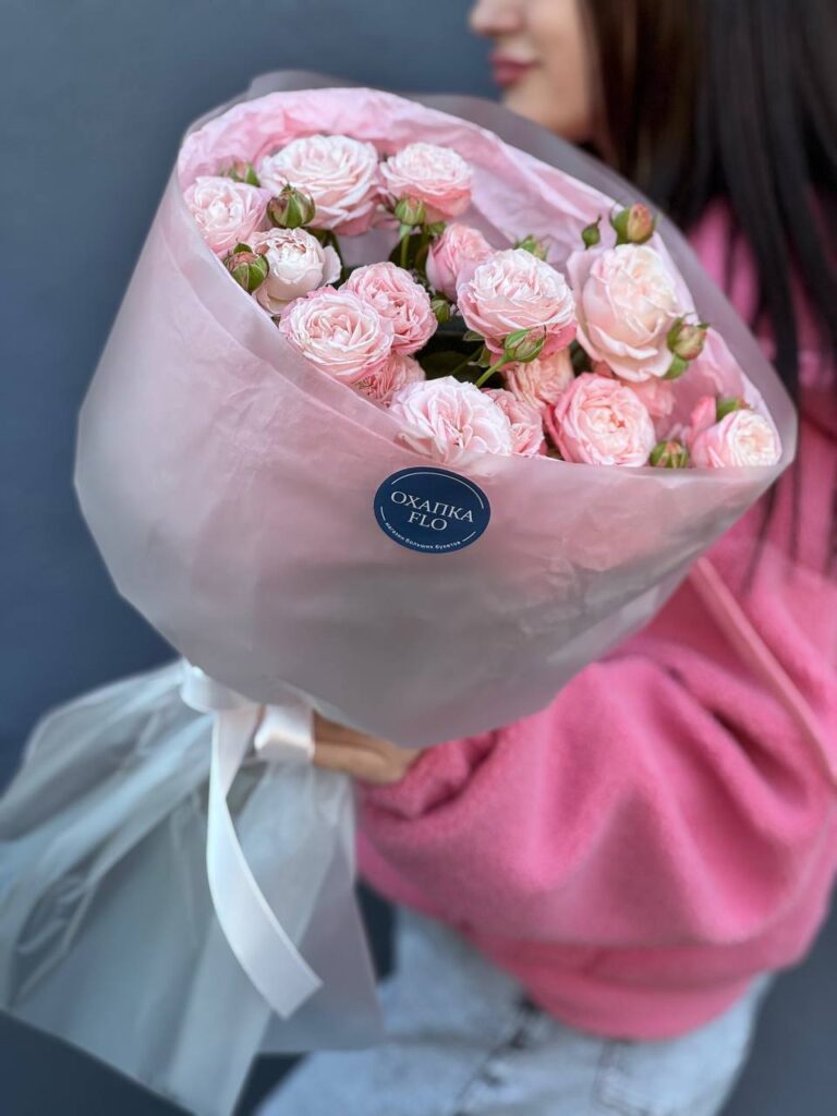 Розы нежно-розовые кустовые букет