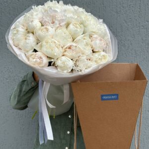 Букет пионов белых Боул оф крем 25 штук в букете.jpg