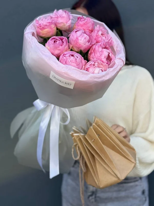 Пионы розовые 9 штук Диннер Плате