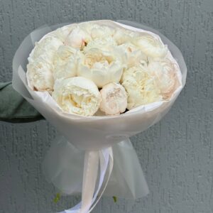 Букет пионов белых Боул оф крем 15 штук в букете