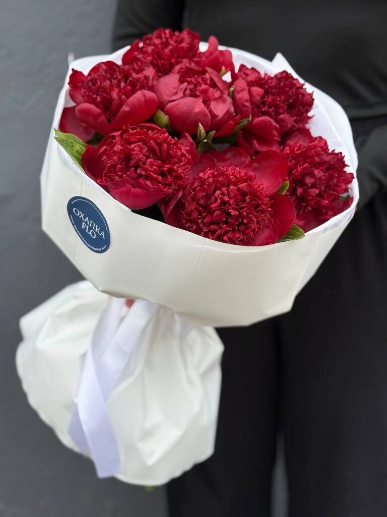 Букет пинов "Ред шарм" 15 штук