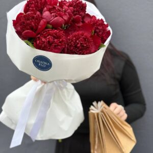 Букет пинов "Ред шарм" 7 штук