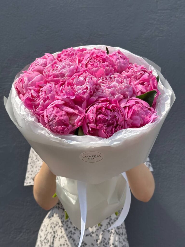 Букет из 15 розовых пионов "Жакорма"