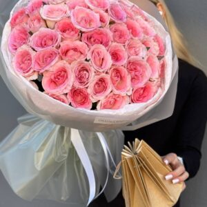 Букет розовых роз
