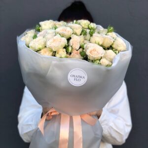 Букет кустовых роз
