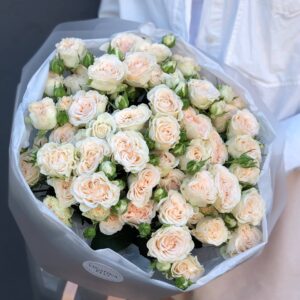 Букет кустовых роз
