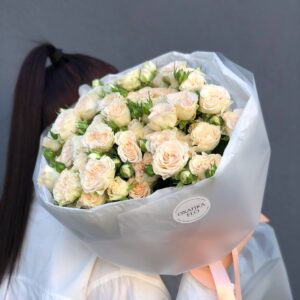 Букет кустовых роз
