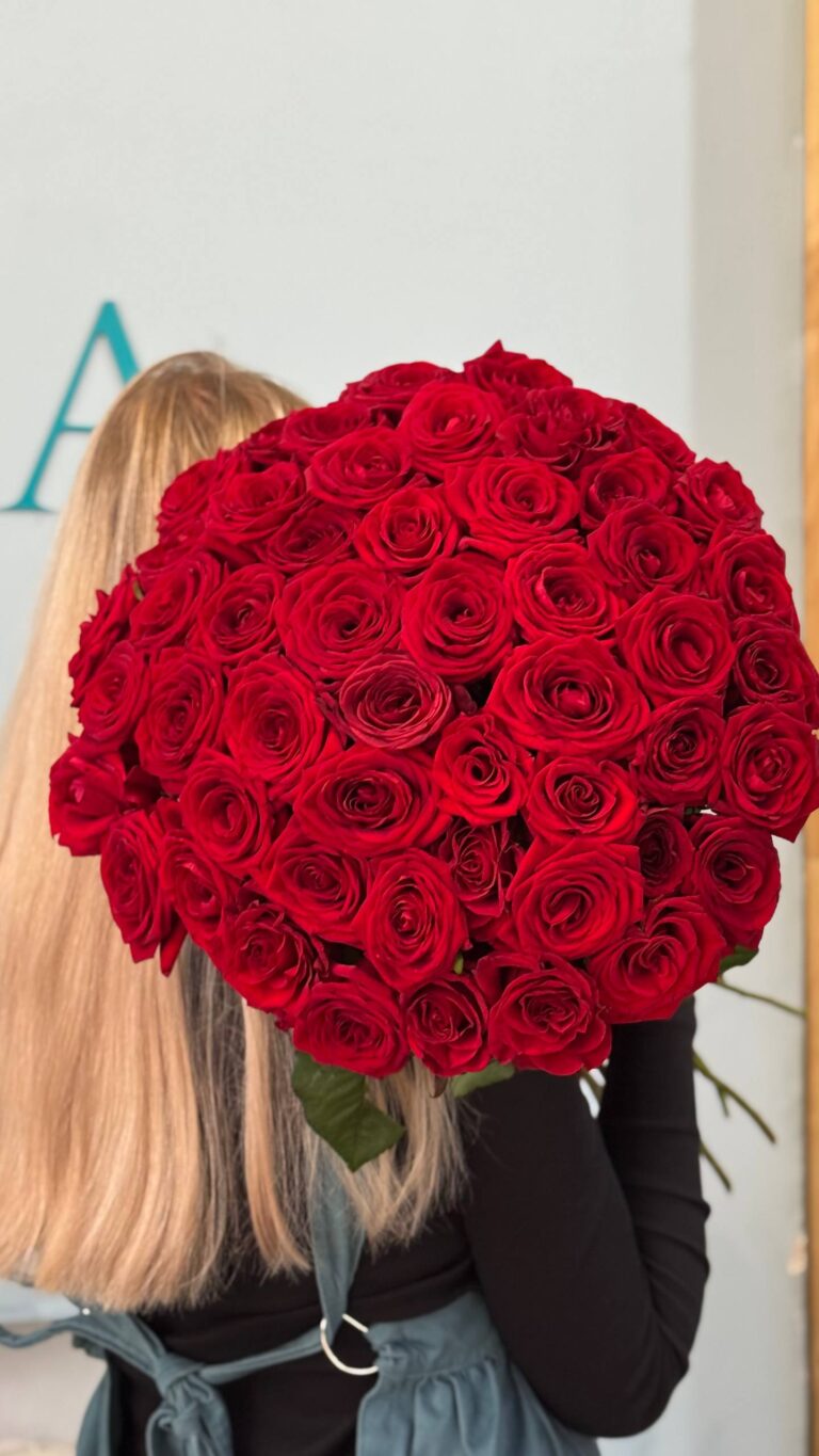 Букет красных роз
