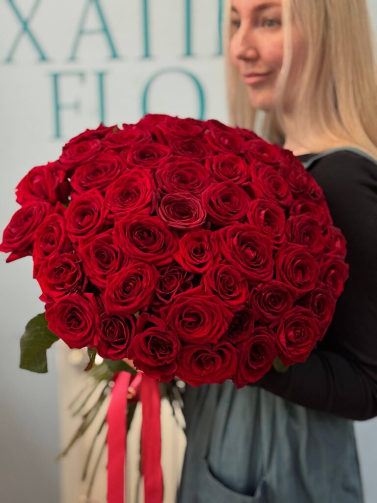 Букет красных роз