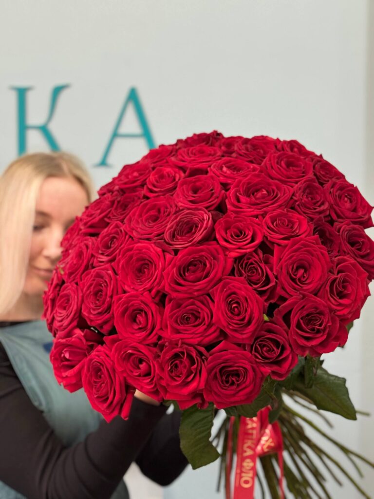 Букет красных роз