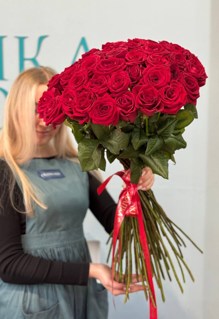 Букет красных роз