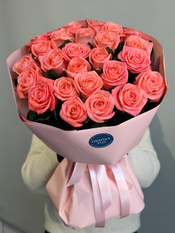 Букет коралловых роз, 25 шт. 50 см.
