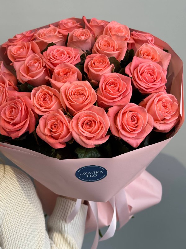 Букет коралловых роз, 25 шт. 50 см.