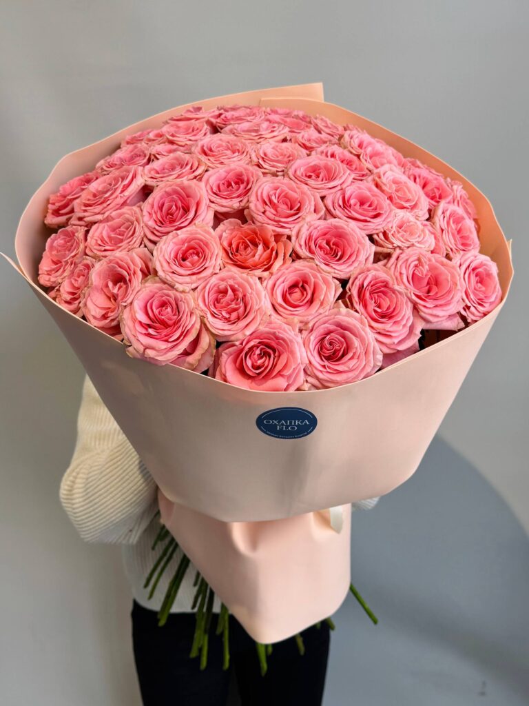 Букет коралловых роз, 51 шт. 80 см.