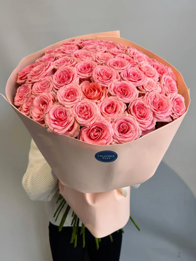 Букет коралловых роз, 51 шт. 80 см.