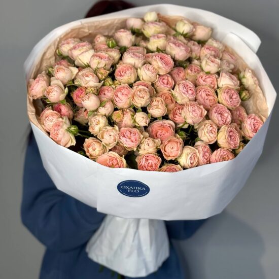 Букет роз нежно-розовых кустовых , 25 штук.