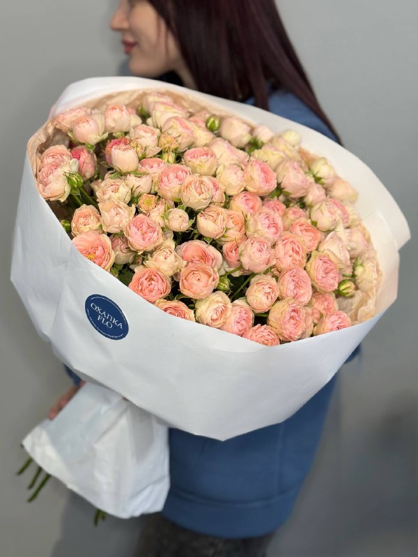 Букет роз нежно-розовых кустовых , 25 штук.