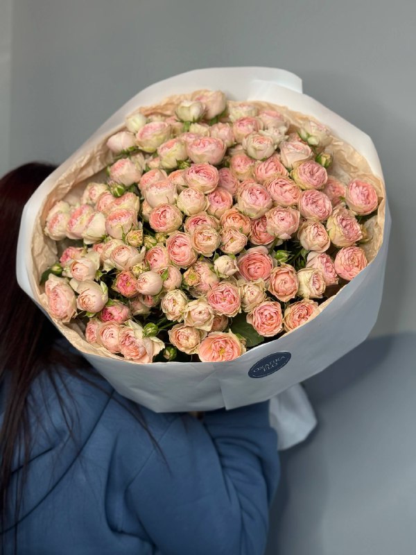 Букет роз нежно-розовых кустовых , 25 штук.