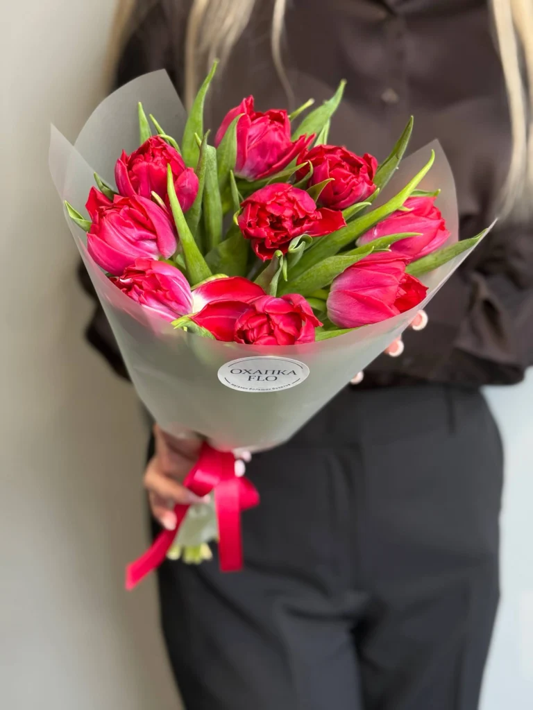 Букет тюльпанов малиновых пионовидных, 9шт