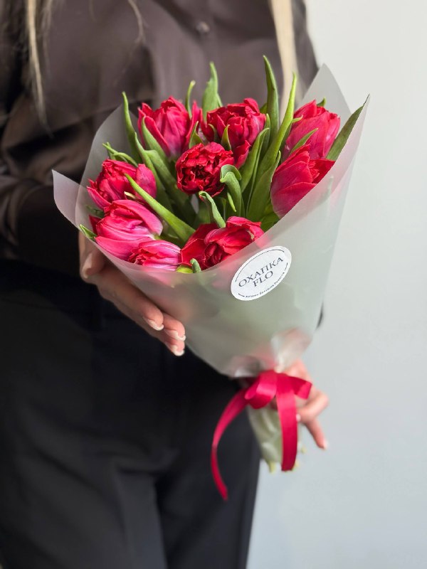 Букет тюльпанов малиновых пионовидных, 9шт