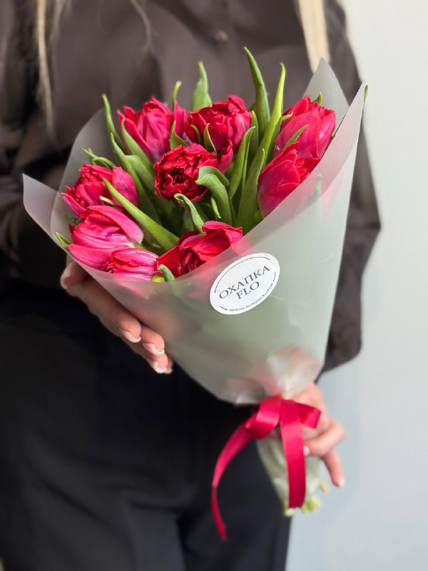 Букет тюльпанов малиновых пионовидных, 9шт