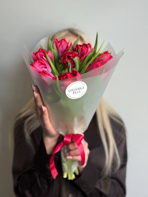 Букет тюльпанов малиновых пионовидных, 9шт
