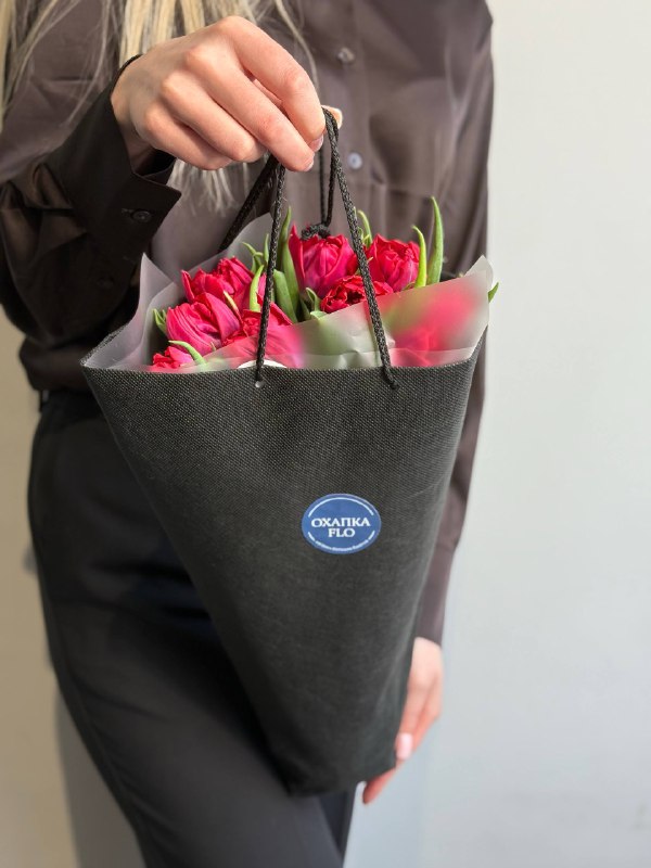 Букет тюльпанов малиновых пионовидных, 9шт