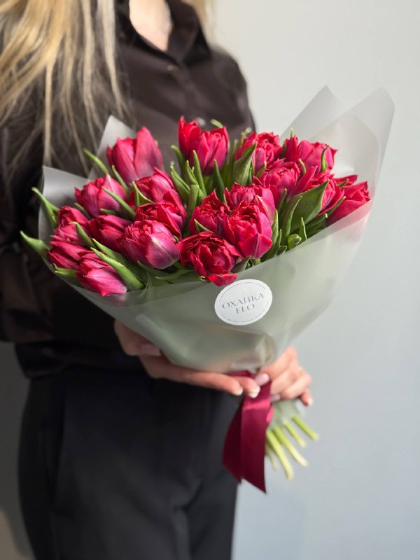 Букет тюльпанов малиновых пионовидных, 19шт