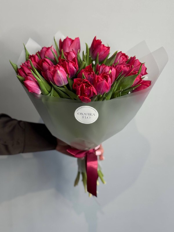 Букет тюльпанов малиновых пионовидных, 19шт