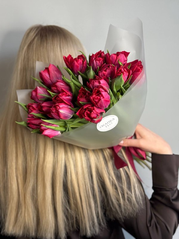 Букет тюльпанов малиновых пионовидных, 19шт