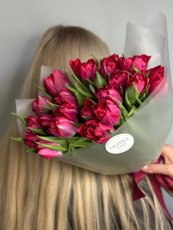 Букет тюльпанов малиновых пионовидных, 19шт