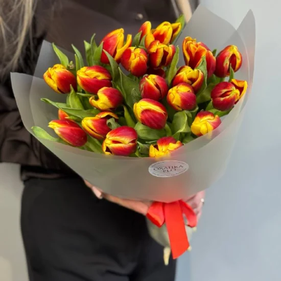 Букет тюльпанов красно-желтых, 19шт