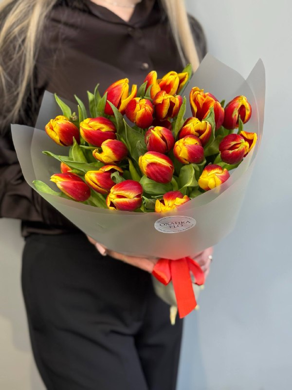 Букет тюльпанов красно-желтых, 19шт