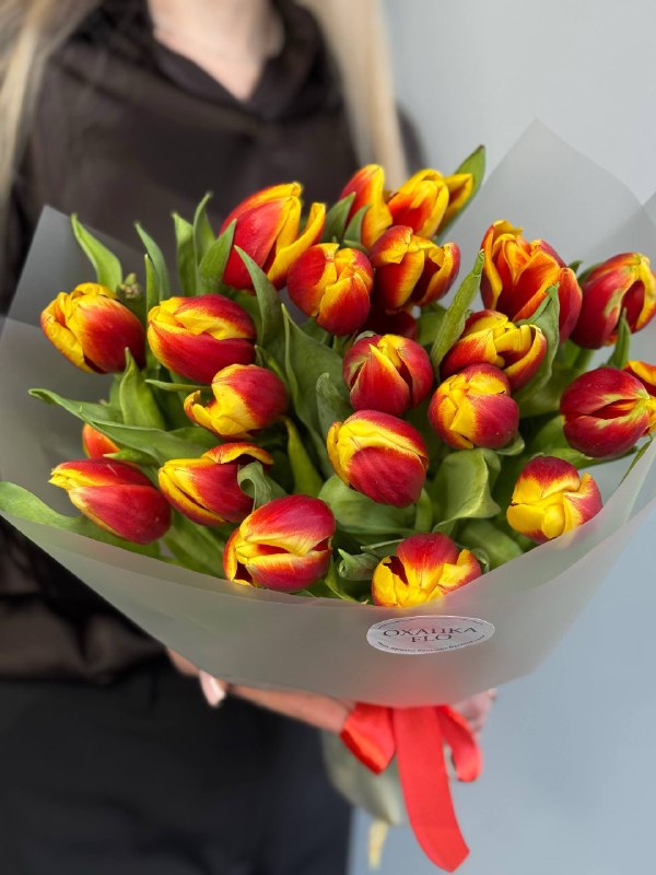 Букет тюльпанов красно-желтых, 19шт