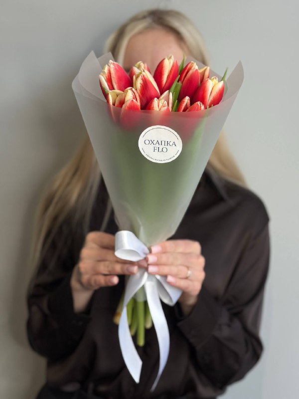 Букет тюльпанов красно-белых, 9шт